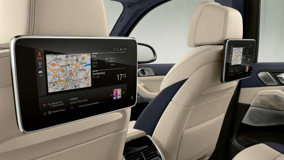 Rear-seat entertainment Professional BMW X7 G07 Rear-seat entertainment Professional BMW X7 G07 close-up