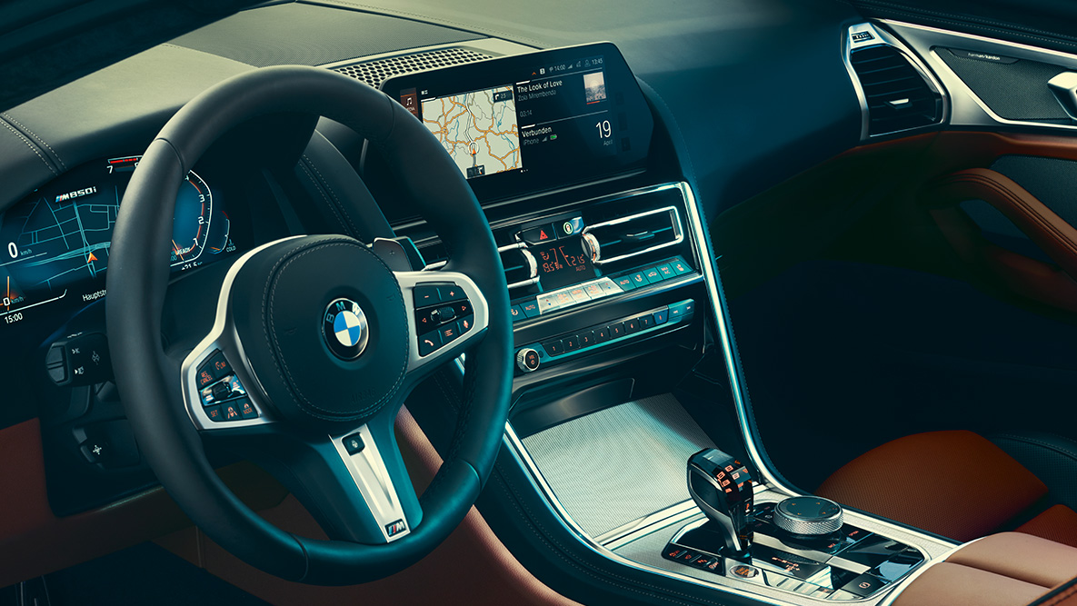 BMW 8 Series Coupé, cockpit. Close-up of the BMW 8 Series Coupé cockpit.