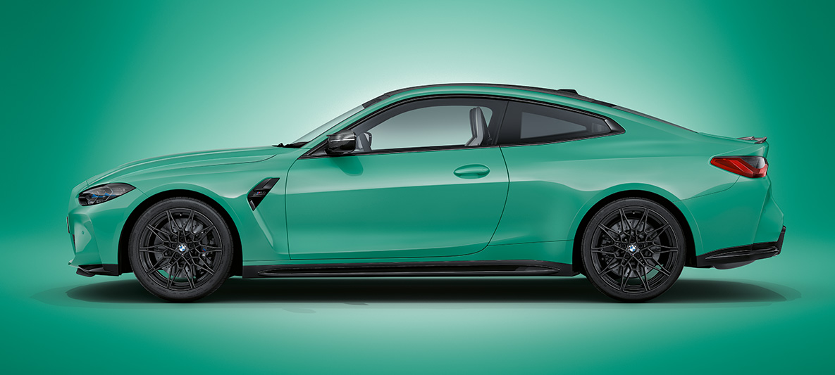 BMW M4 Coupé BMW Individual Mint metallic G82 2021 side view standing BMW M4 Coupé BMW Individual Mint metallic G82 2021 side view standing
