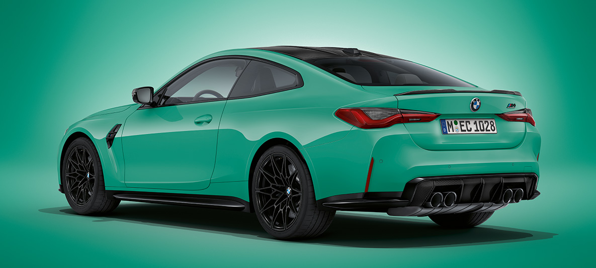 BMW M4 Coupé BMW Individual Mint metallic G82 2021 three-quarter front view standing BMW M4 Coupé BMW Individual Mint metallic G82 2021 three-quarter rear view standing