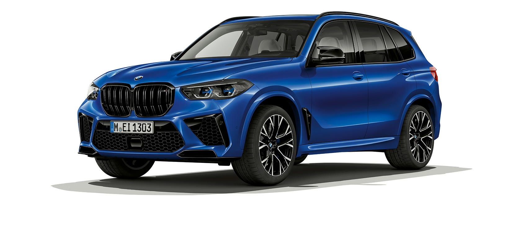 BMW X5 M Competition three-quarter side view BMW X5 M Competition F95 2020 Marina Bay Blue metallic three-quarter side view