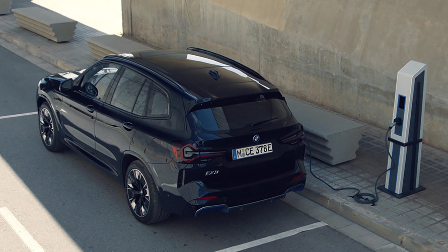 BMW iX3 取扱説明書&ケース 黒 BMW iX3 取扱説明書&ケース 黒