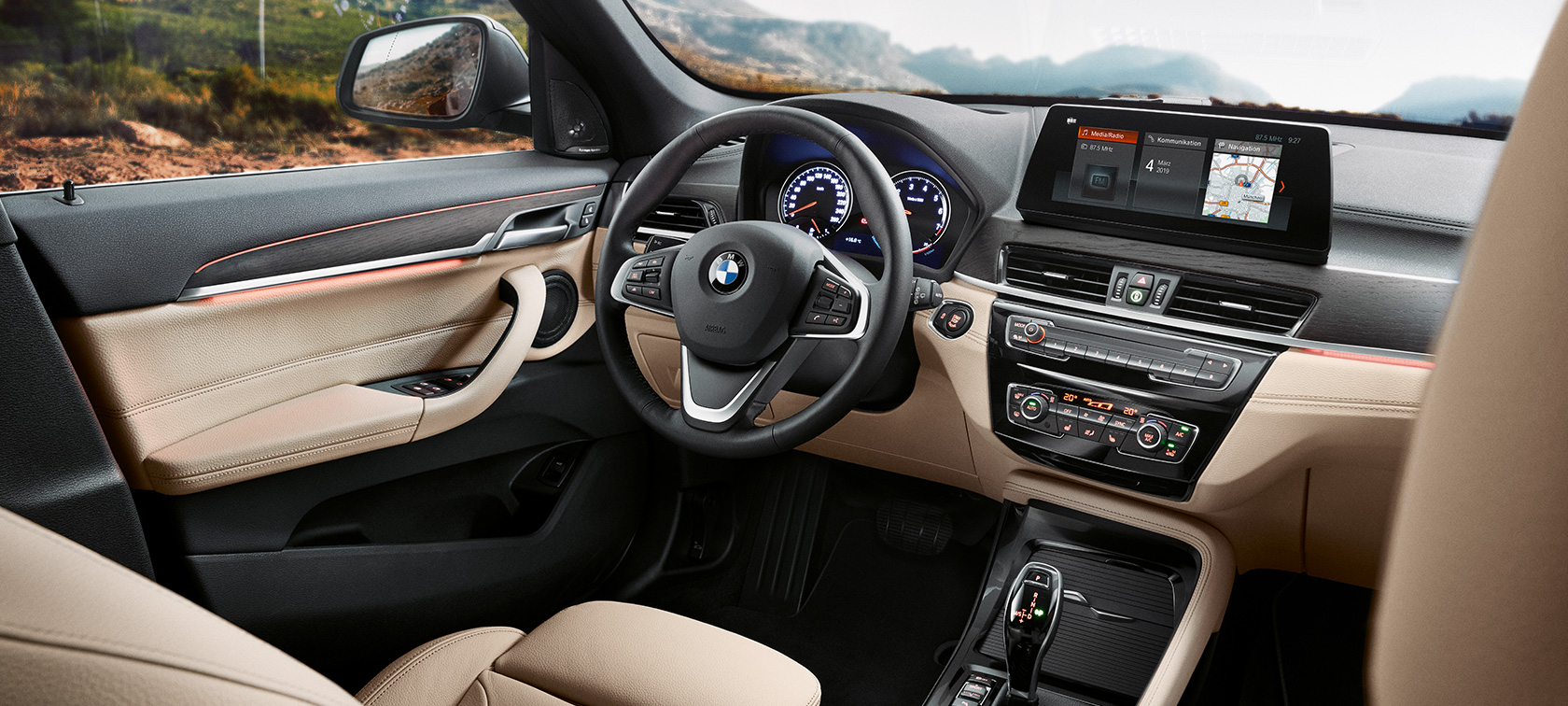 BMW X1, cockpit BMW X1, interior with focus on the cockpit