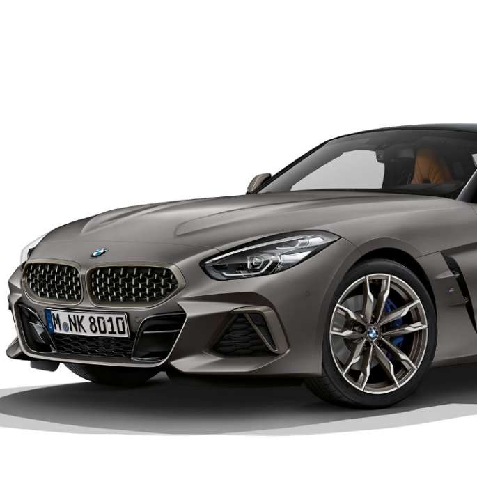 BMW Z4 Roadster M40i, three quarter front shot