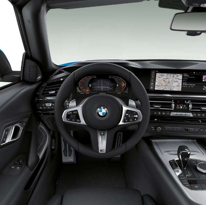 BMW Z4 Roadster Model M Sport, steering wheel and driver’s place
